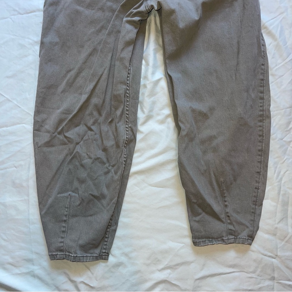 HOLLISTER GREEN HIGH WAISTED BAGGY CAPRI PANTS - Picture 4 of 9